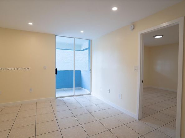 5050 NW 7th St 309, Miami FL 33126