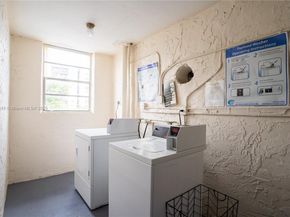 5050 NW 7th St 309, Miami FL 33126