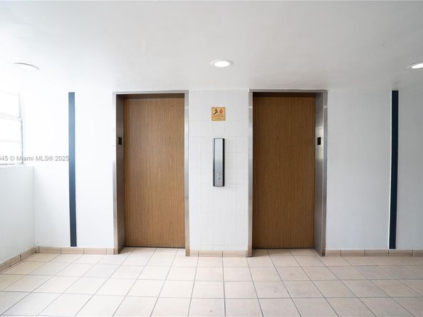 5050 NW 7th St 309, Miami FL 33126