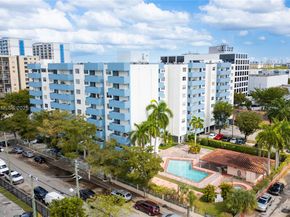 5050 NW 7th St 309, Miami FL 33126