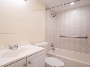 5050 NW 7th St 309, Miami FL 33126