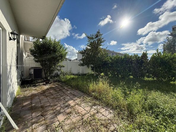 1672 SE 8th Ave, Homestead FL 33034