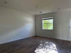1672 SE 8th Ave, Homestead FL 33034