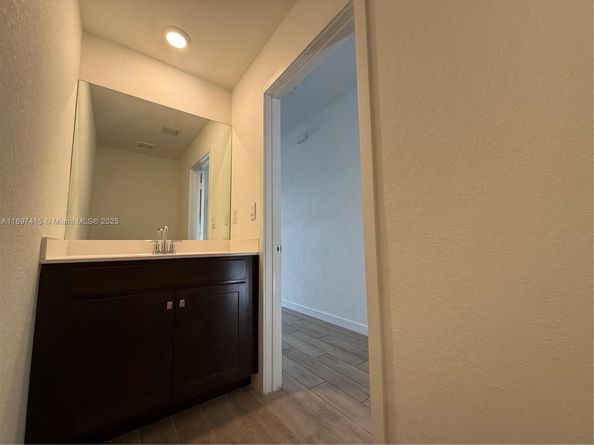 1672 SE 8th Ave, Homestead FL 33034