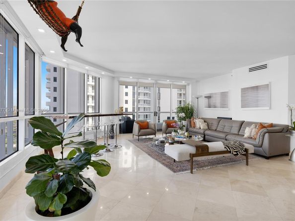 21150 Point Pl 1905, Aventura FL 33180