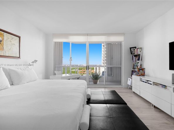 21150 Point Pl 1905, Aventura FL 33180