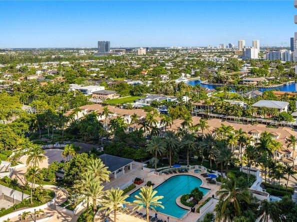 21150 Point Pl 1905, Aventura FL 33180