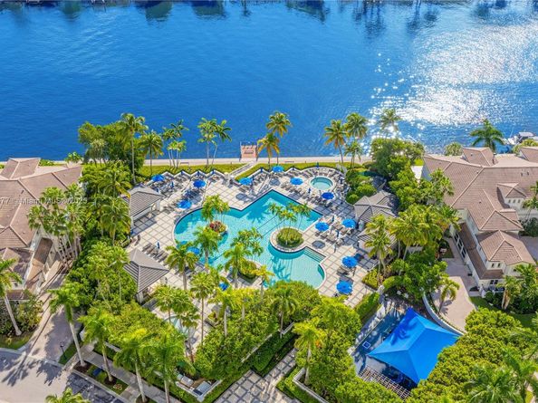 21150 Point Pl 1905, Aventura FL 33180