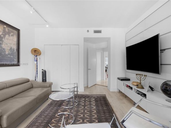 21150 Point Pl 1905, Aventura FL 33180