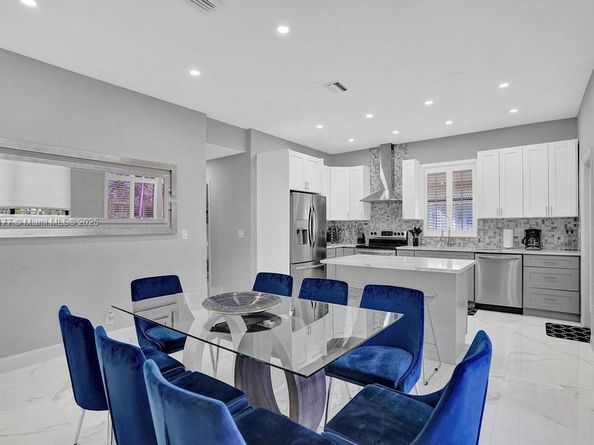 1109 SE 12th St, Deerfield Beach FL 33441