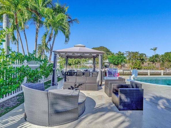 1109 SE 12th St, Deerfield Beach FL 33441