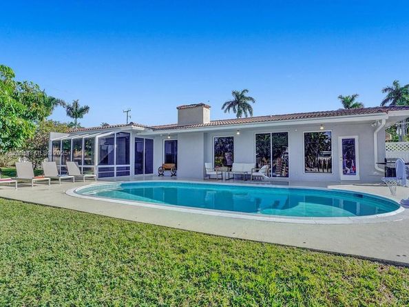 1109 SE 12th St, Deerfield Beach FL 33441