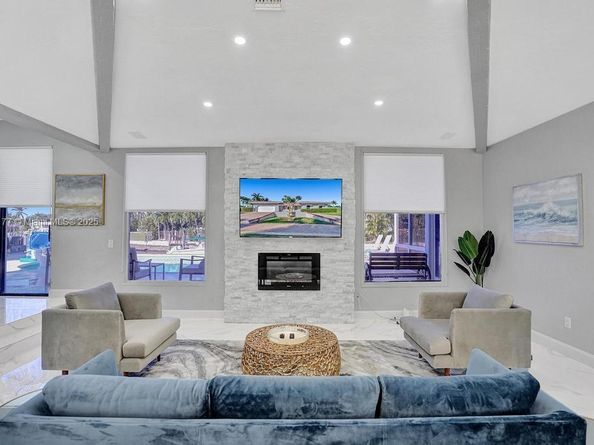 1109 SE 12th St, Deerfield Beach FL 33441