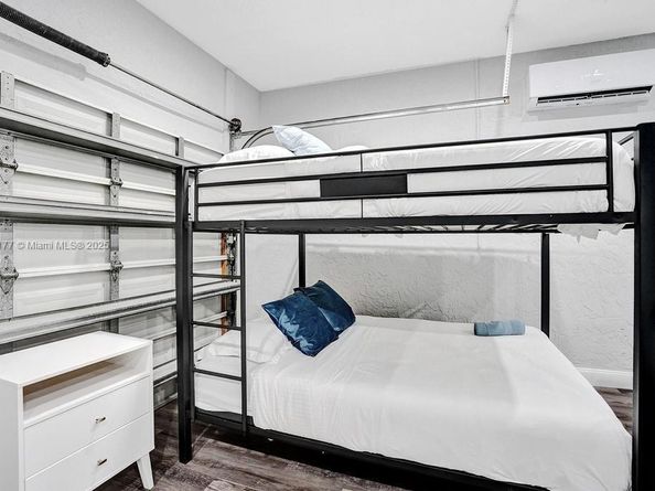 1109 SE 12th St, Deerfield Beach FL 33441