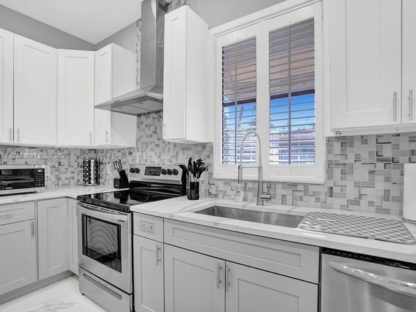 1109 SE 12th St, Deerfield Beach FL 33441