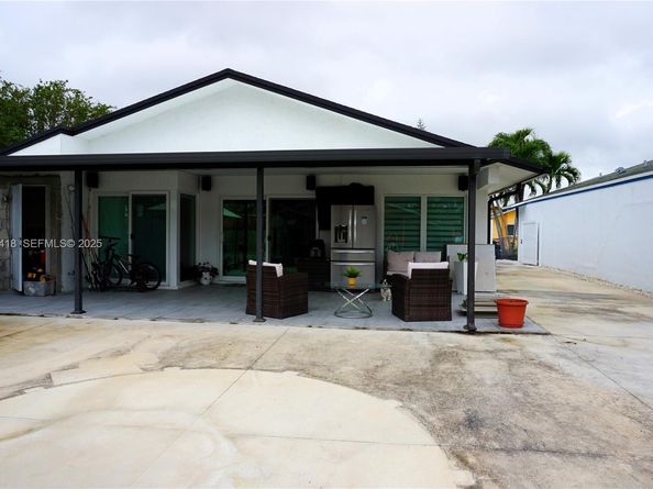 20927 SW 118th Ct, Miami FL 33177