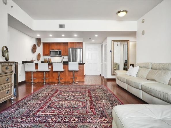 4100 Salzedo St 411, Coral Gables FL 33146
