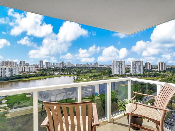 3675 N Country Club Dr 2204, Aventura FL 33180