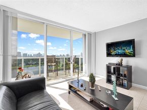 3675 N Country Club Dr 2204, Aventura FL 33180