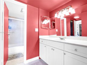 3675 N Country Club Dr 2204, Aventura FL 33180