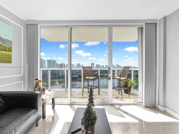 3675 N Country Club Dr 2204, Aventura FL 33180