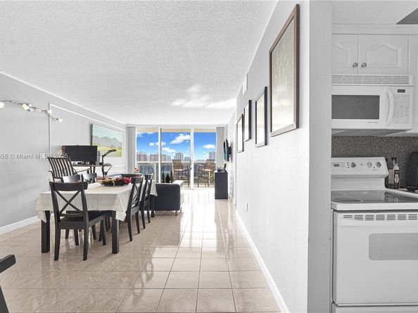 3675 N Country Club Dr 2204, Aventura FL 33180