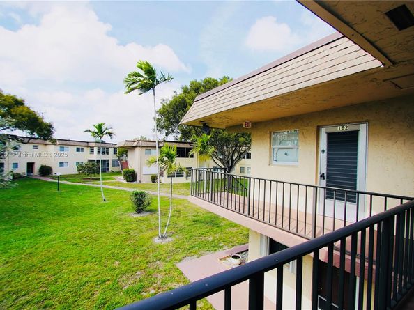 702 Lori Dr 190, Palm Springs FL 33461