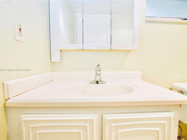 702 Lori Dr 190, Palm Springs FL 33461
