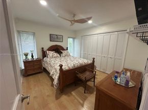 8050 SW 170th St, Palmetto Bay FL 33157