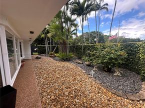 8050 SW 170th St, Palmetto Bay FL 33157