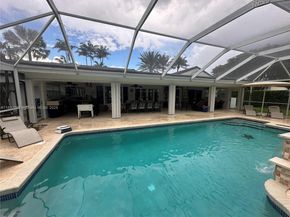 8050 SW 170th St, Palmetto Bay FL 33157