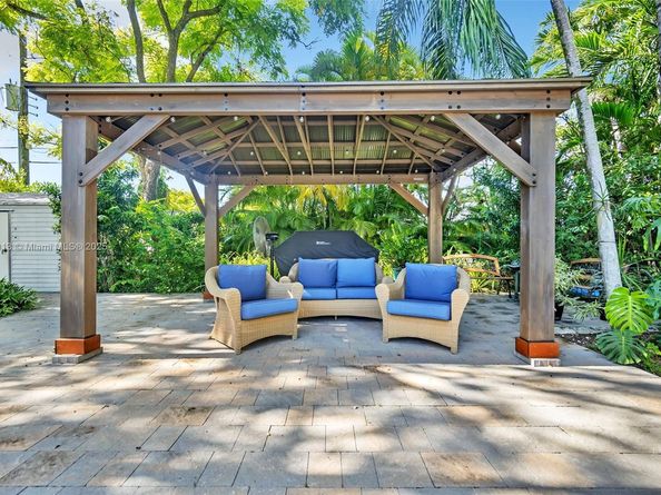 5947 SW 30th St, Miami FL 33155