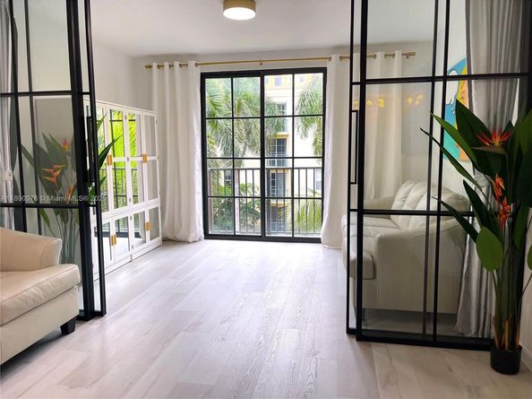 630 S Sapodilla Ave 403, West Palm Beach FL 33401