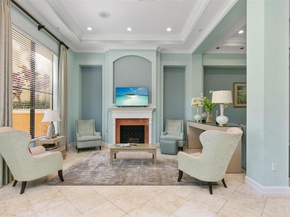 630 S Sapodilla Ave 403, West Palm Beach FL 33401
