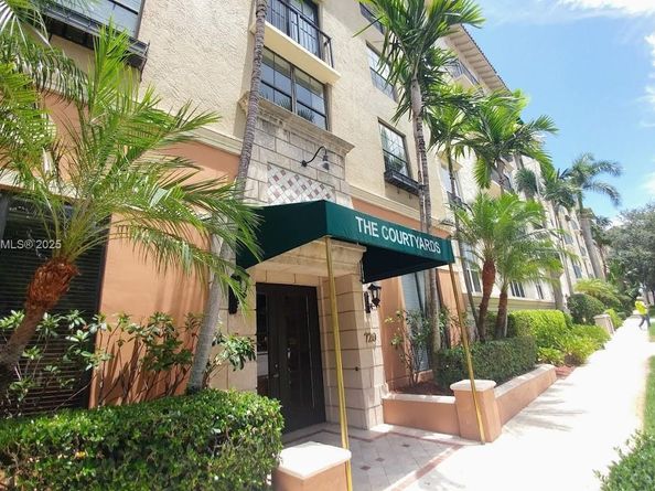 630 S Sapodilla Ave 403, West Palm Beach FL 33401