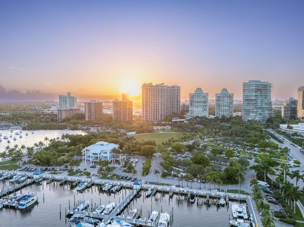 3400 SW 27th Ave 1805, Miami FL 33133
