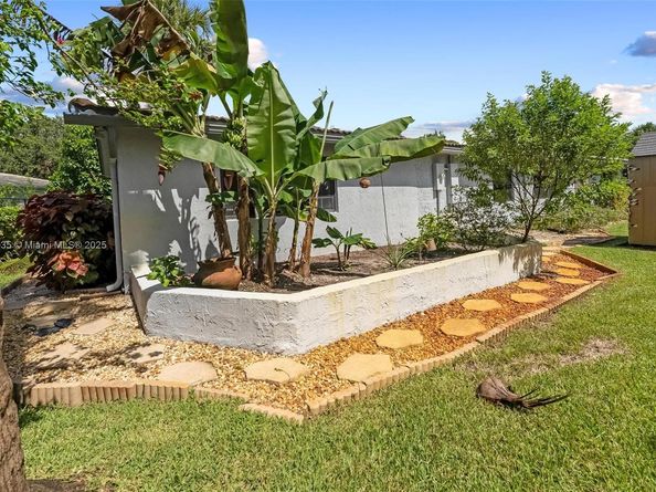 8386 NW 17th Ct, Coral Springs FL 33071