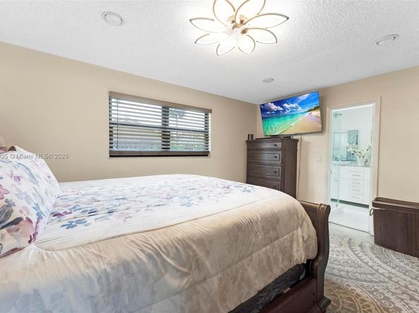 8386 NW 17th Ct, Coral Springs FL 33071