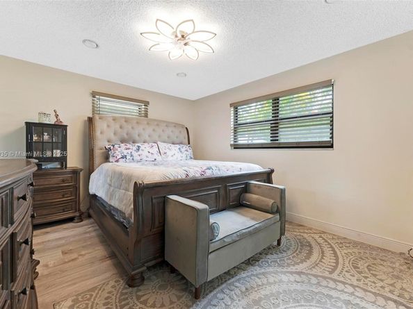 8386 NW 17th Ct, Coral Springs FL 33071