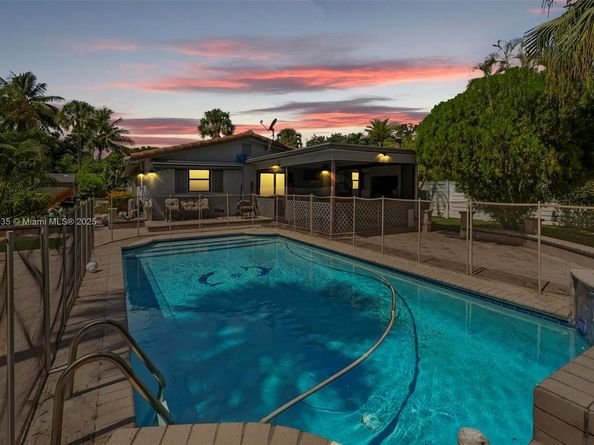 8386 NW 17th Ct, Coral Springs FL 33071