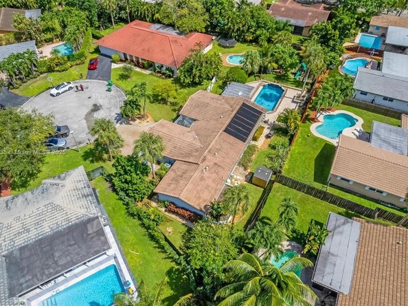 8386 NW 17th Ct, Coral Springs FL 33071