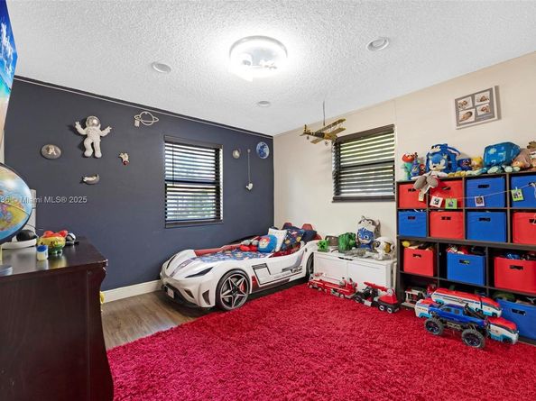 8386 NW 17th Ct, Coral Springs FL 33071