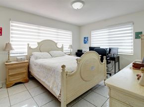 9215 SW 44th St, Miami FL 33165