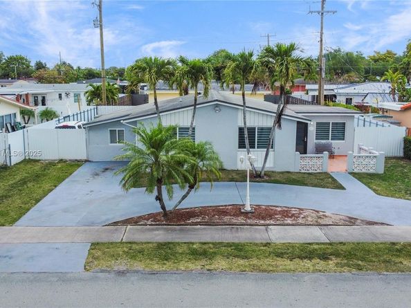 9215 SW 44th St, Miami FL 33165