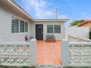 9215 SW 44th St, Miami FL 33165