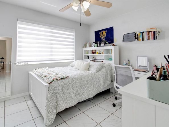 9215 SW 44th St, Miami FL 33165