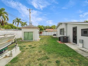 9215 SW 44th St, Miami FL 33165