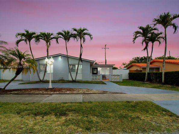9215 SW 44th St, Miami FL 33165