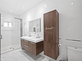 3551 E Glencoe St, Miami FL 33133