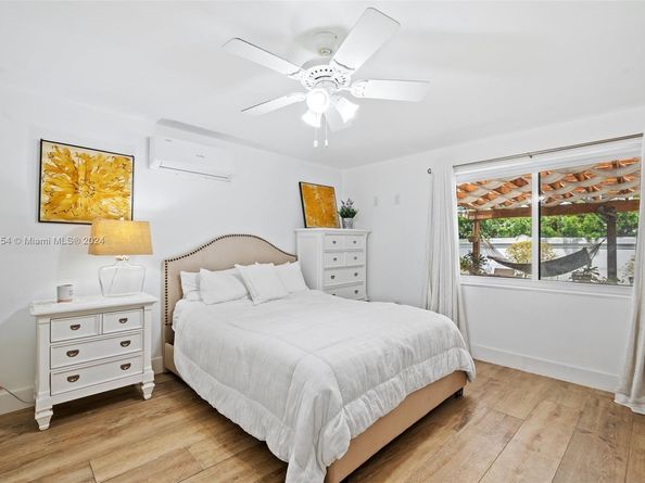 3551 E Glencoe St, Miami FL 33133